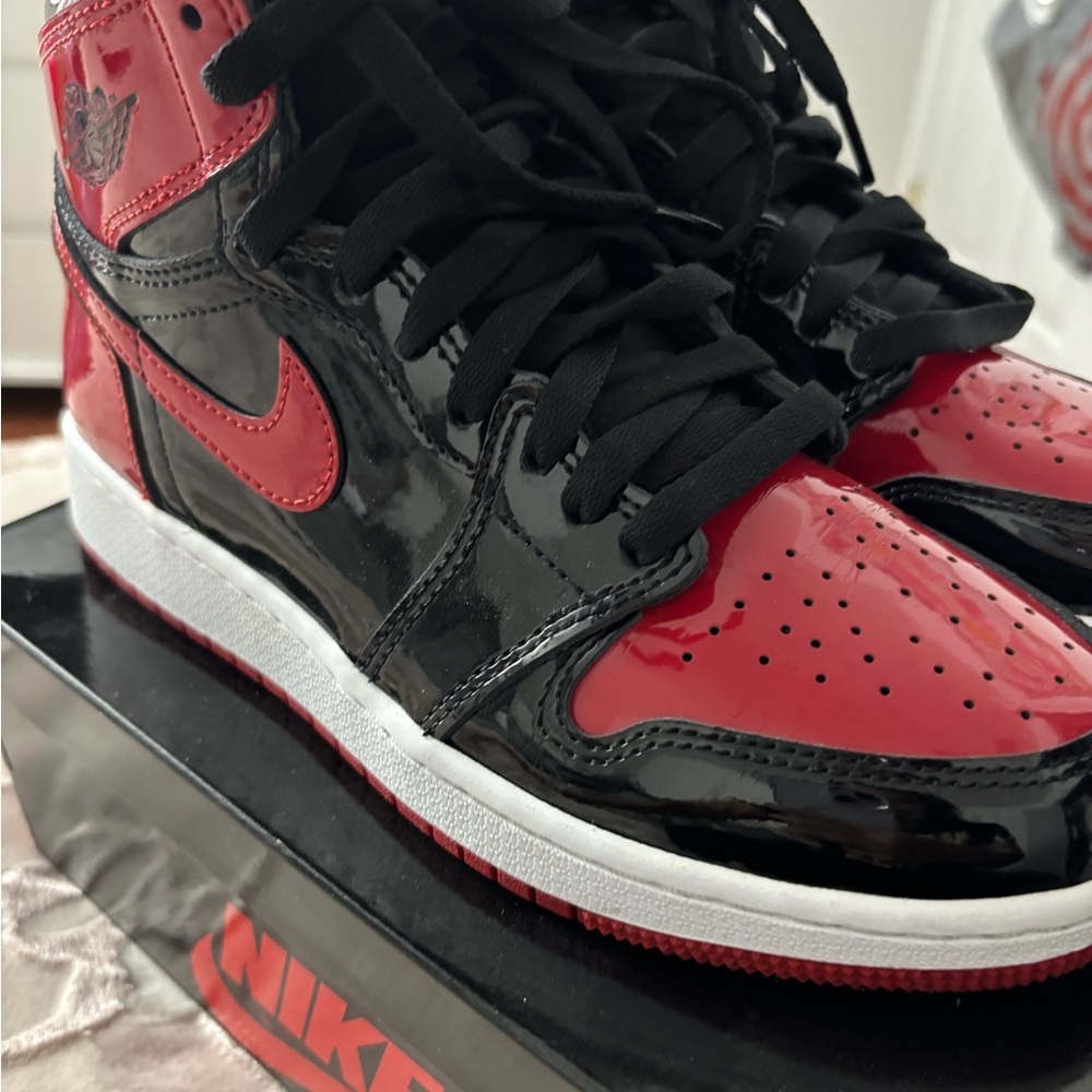 Nike Air Jordan 1 Retro High OG Black Red Sneakers